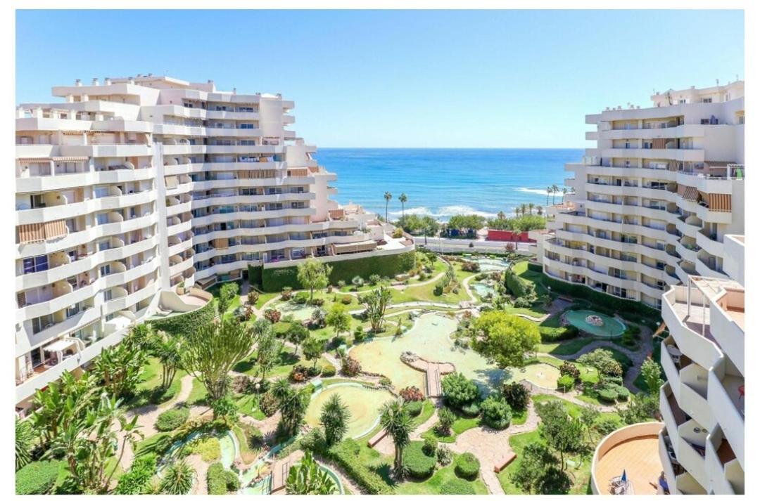 El Estudio De La Playa Benalbeach 324 Gran Terraza Vistas Al Mar Benalmádena Eksteriør billede