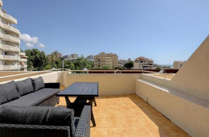 El Estudio De La Playa Benalbeach 324 Gran Terraza Vistas Al Mar Benalmádena Eksteriør billede